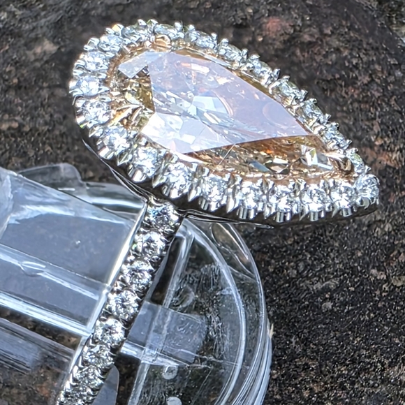 Just The Centerstone Is 3.01 Carat Fancy Pink. - Picture 7 of 9